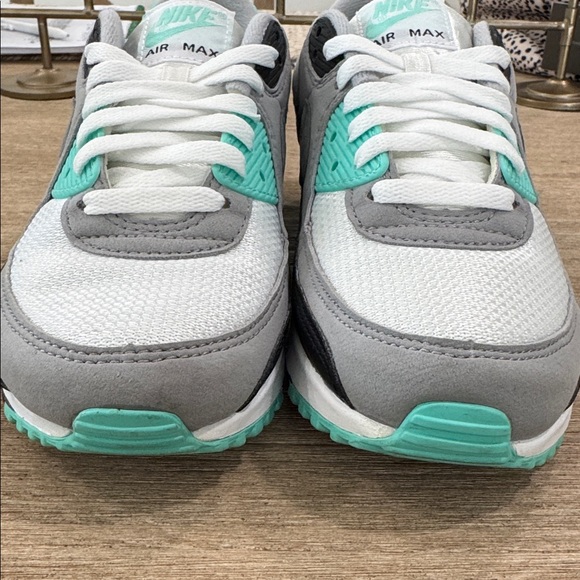 Nike - LIKE NEW Air Max 90 Turquoise - Picture 9 of 13